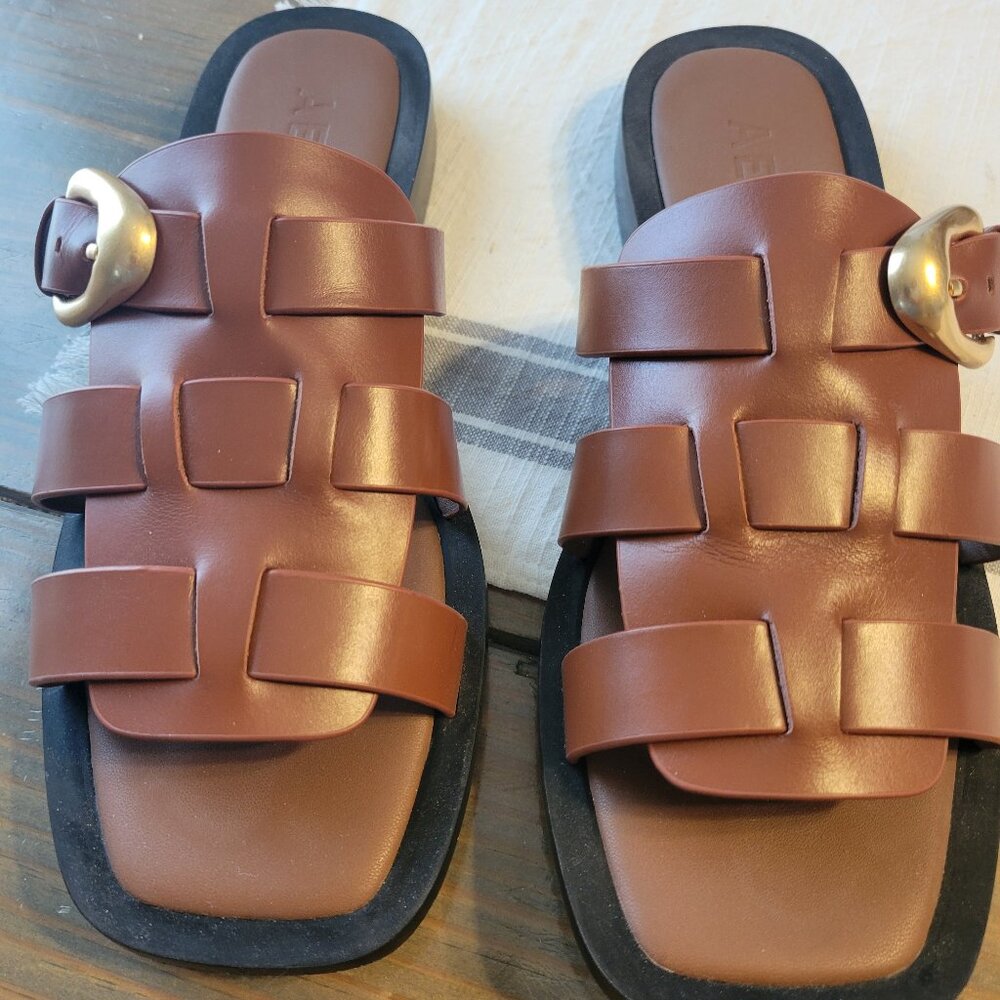 Areosoles sandals size10